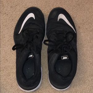 black nike sneakers
